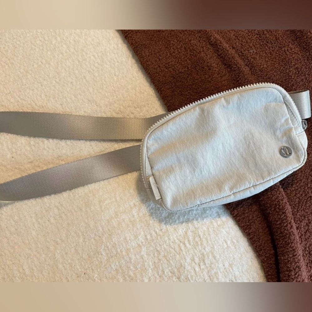 Lululemon belt bag